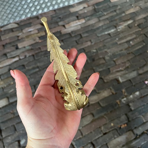GRACE FEATHER HOOK